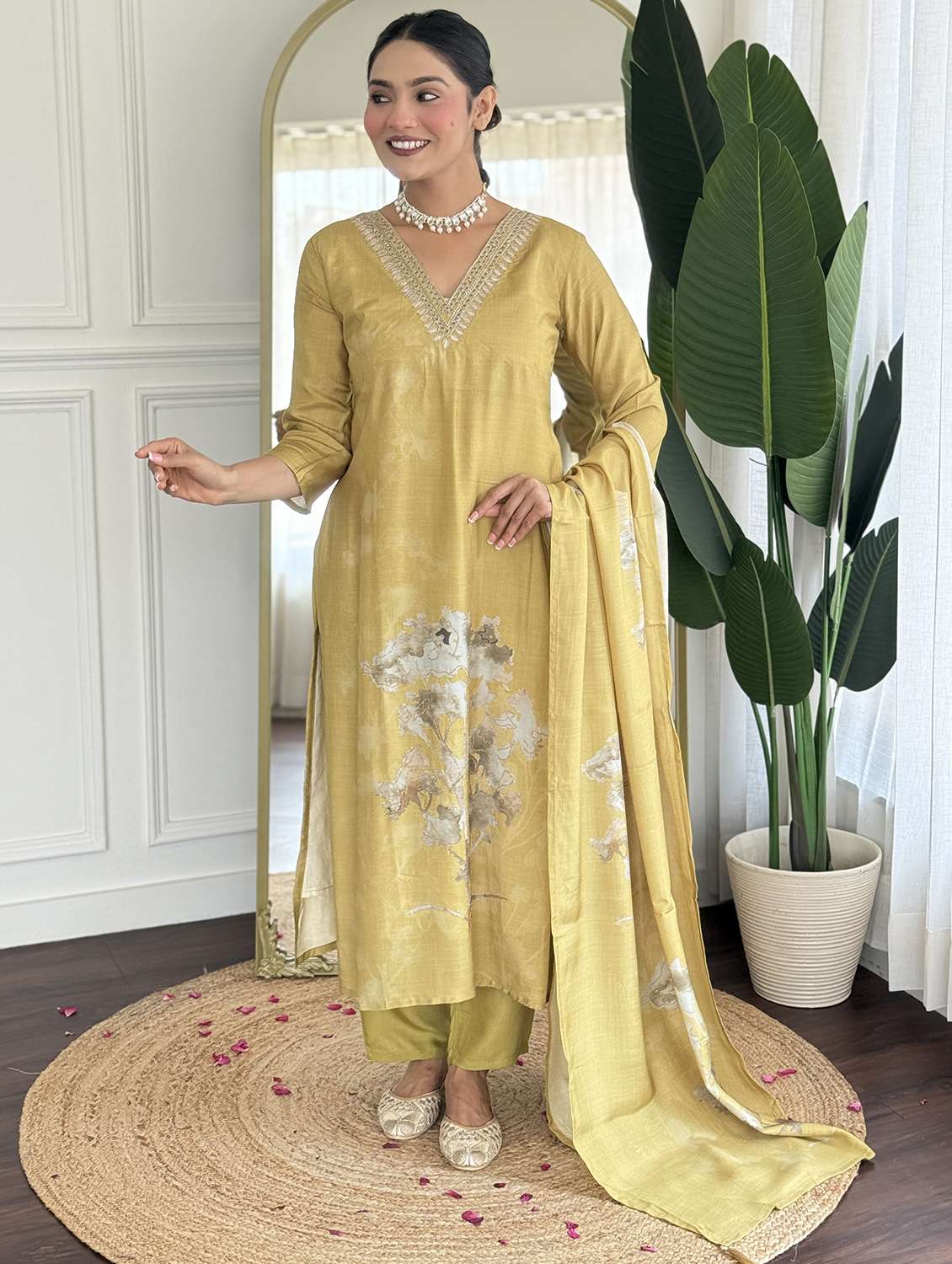 women three quarter sleeve kurta pant with dupatta set - 22060209 -  Zoom Image - 0