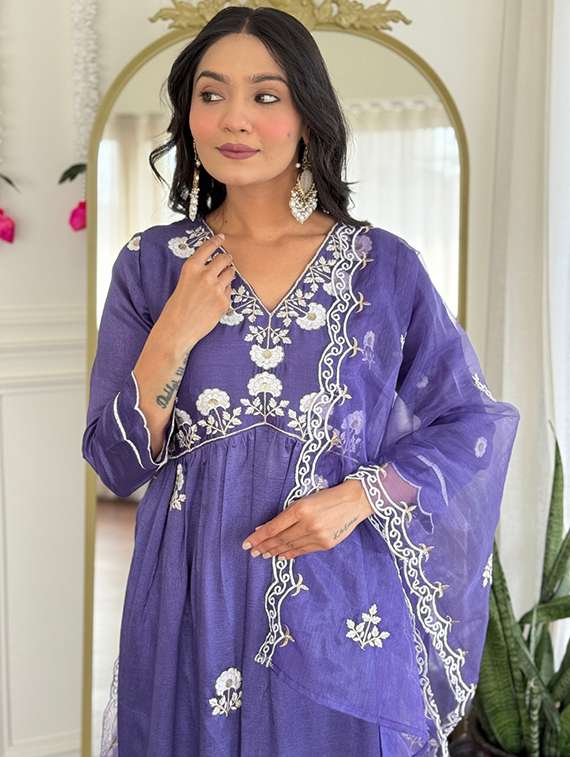 women three quarter sleeve kurta pant with dupatta set - 22060216 - Standard Image - 3