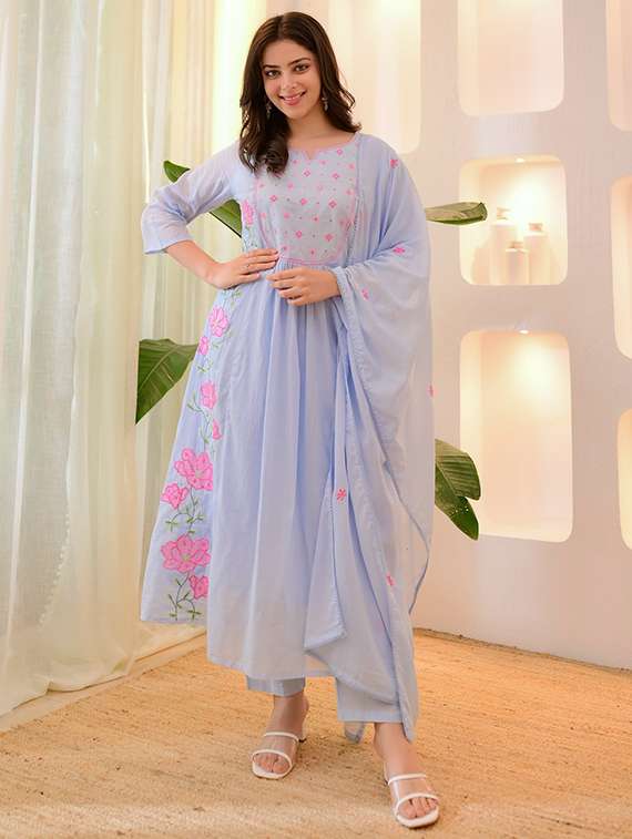 women three quarter sleeve kurta pant with dupatta set - 22060219 -  Zoom Image - 0