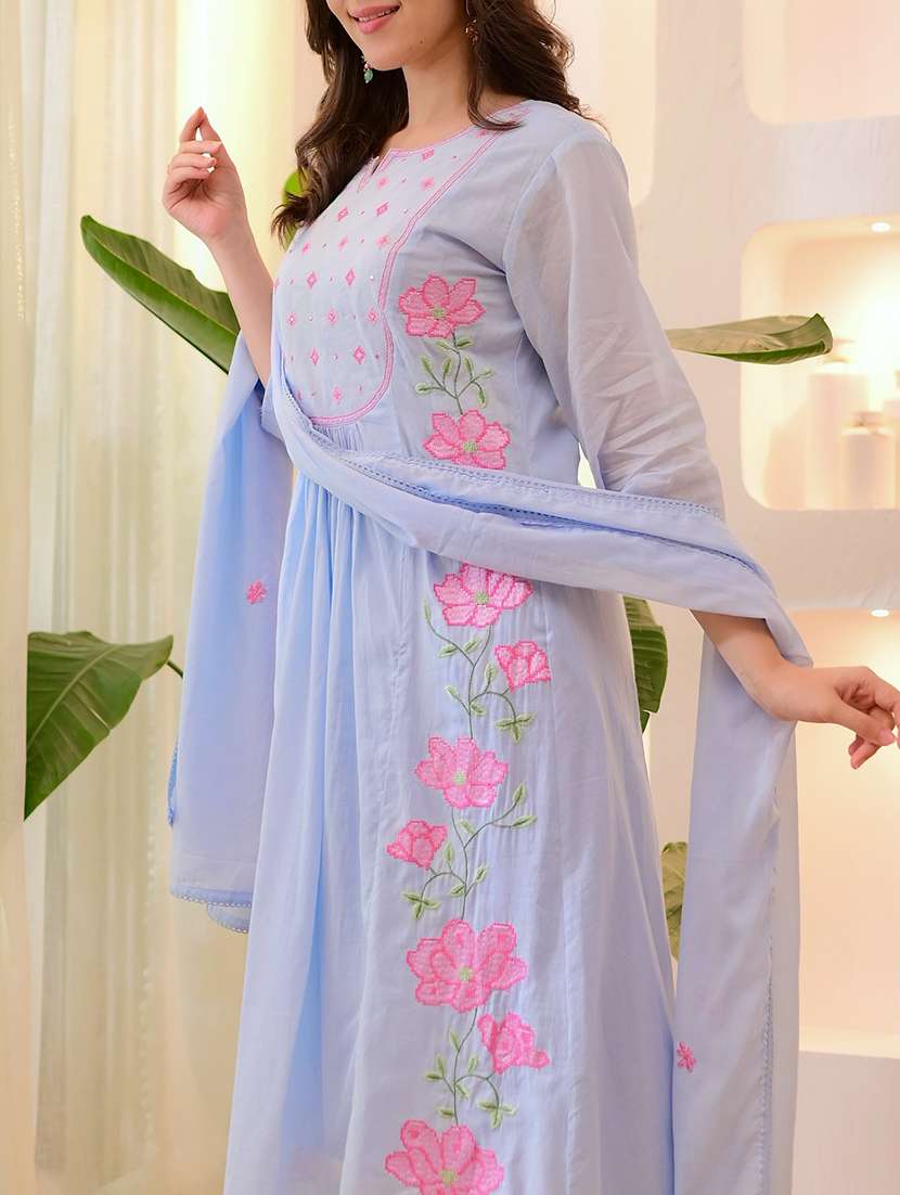 women three quarter sleeve kurta pant with dupatta set - 22060219 - Standard Image - 3