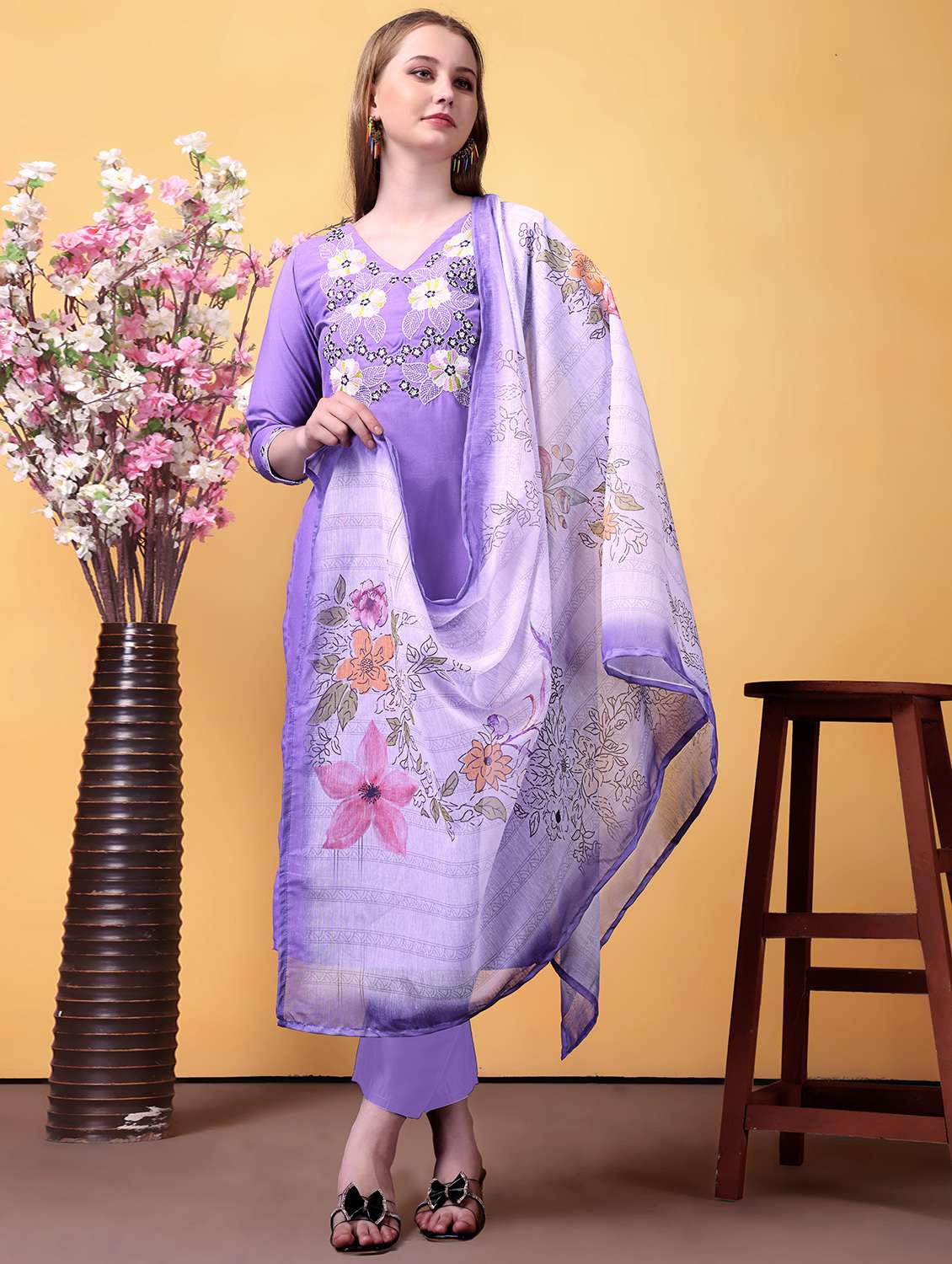 women three quarter sleeve kurta pant with dupatta set - 22060226 -  Zoom Image - 0