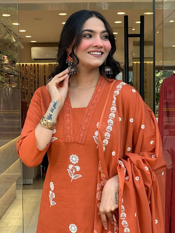 women three quarter sleeve kurta pant with dupatta set - 22060228 - Standard Image - 3