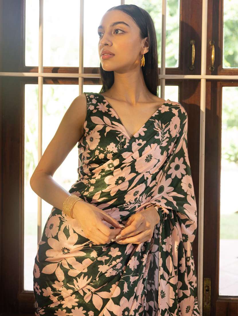 women floral printed saree with blouse - 22060587 - Standard Image - 3