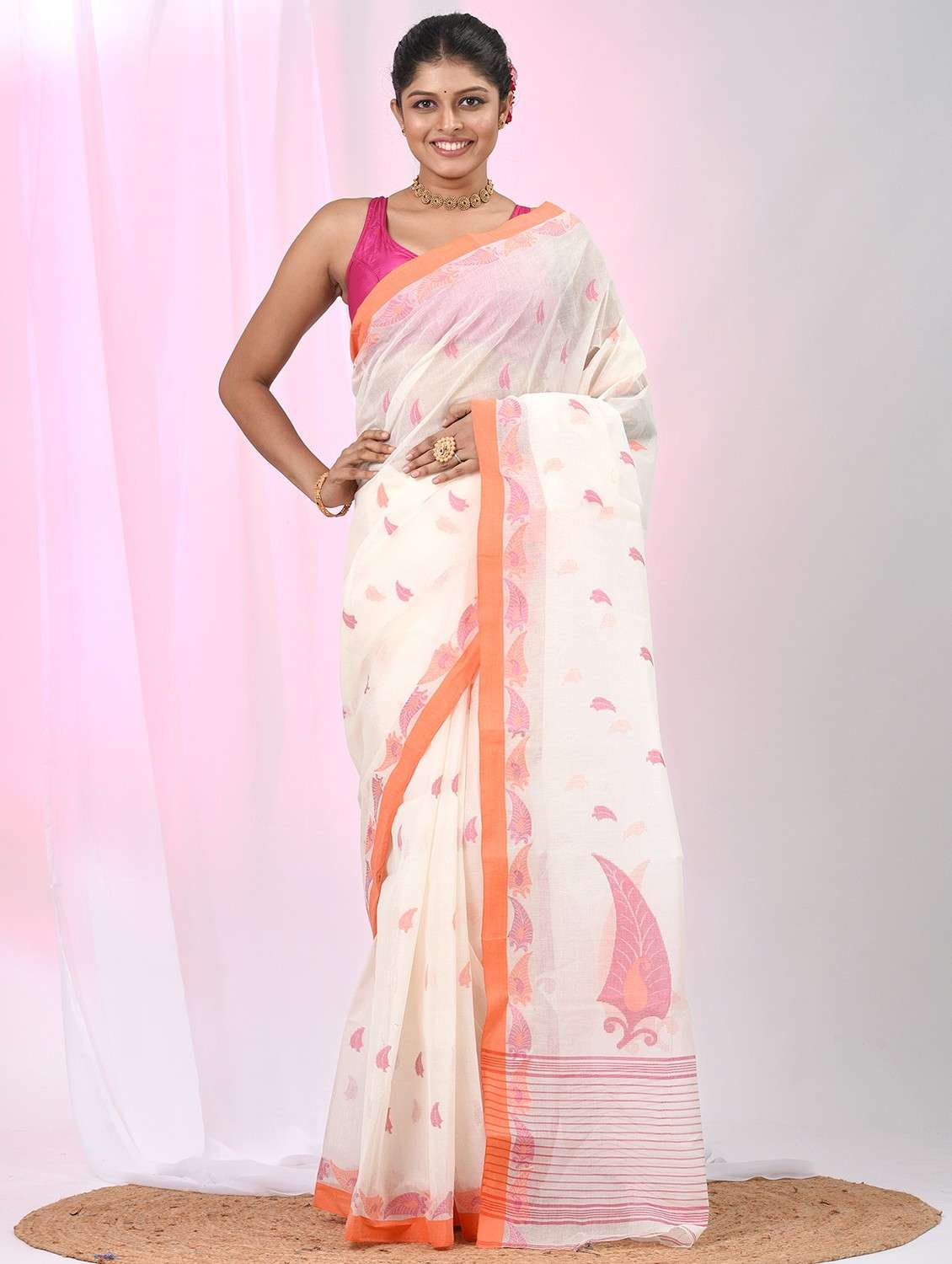 women self design tant saree
