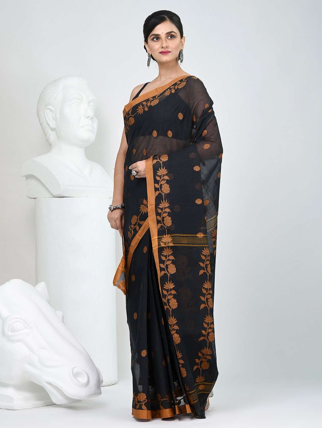 women self design tant saree - 22060640 - Standard Image - 3