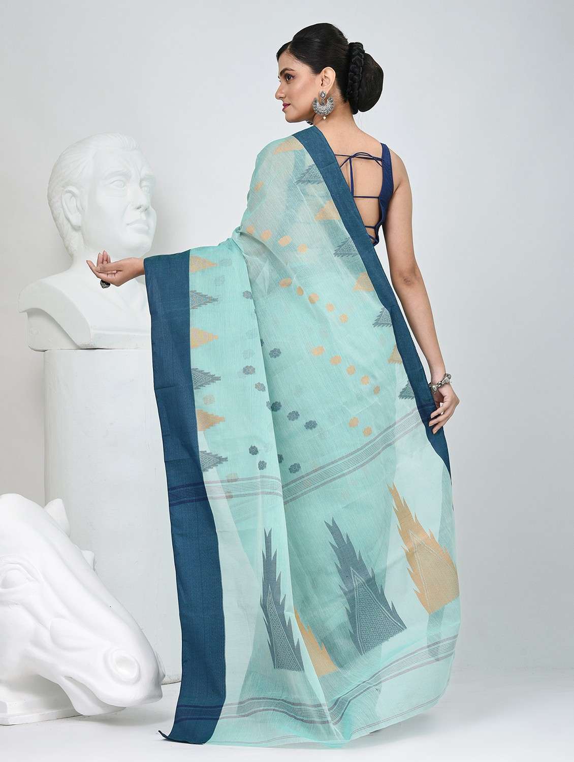 women self design handloom saree - 22060644 -  Standard Image - 3