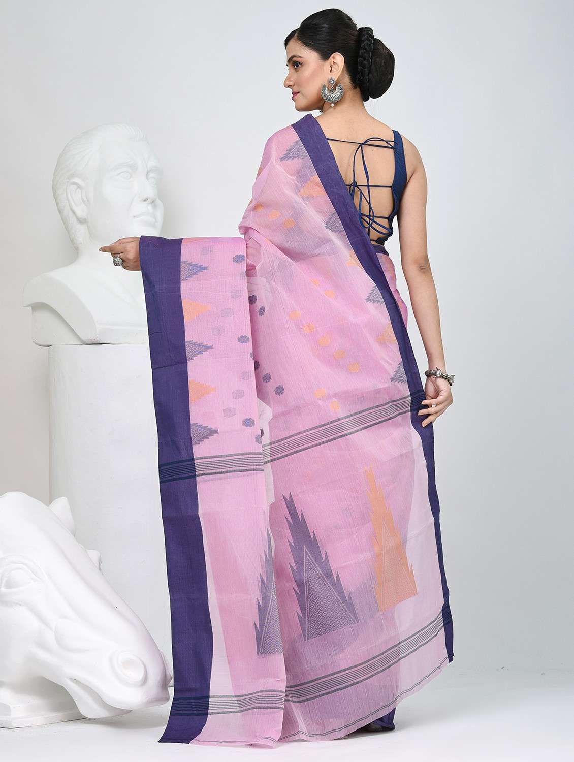 women self design handloom saree - 22060645 -  Standard Image - 3