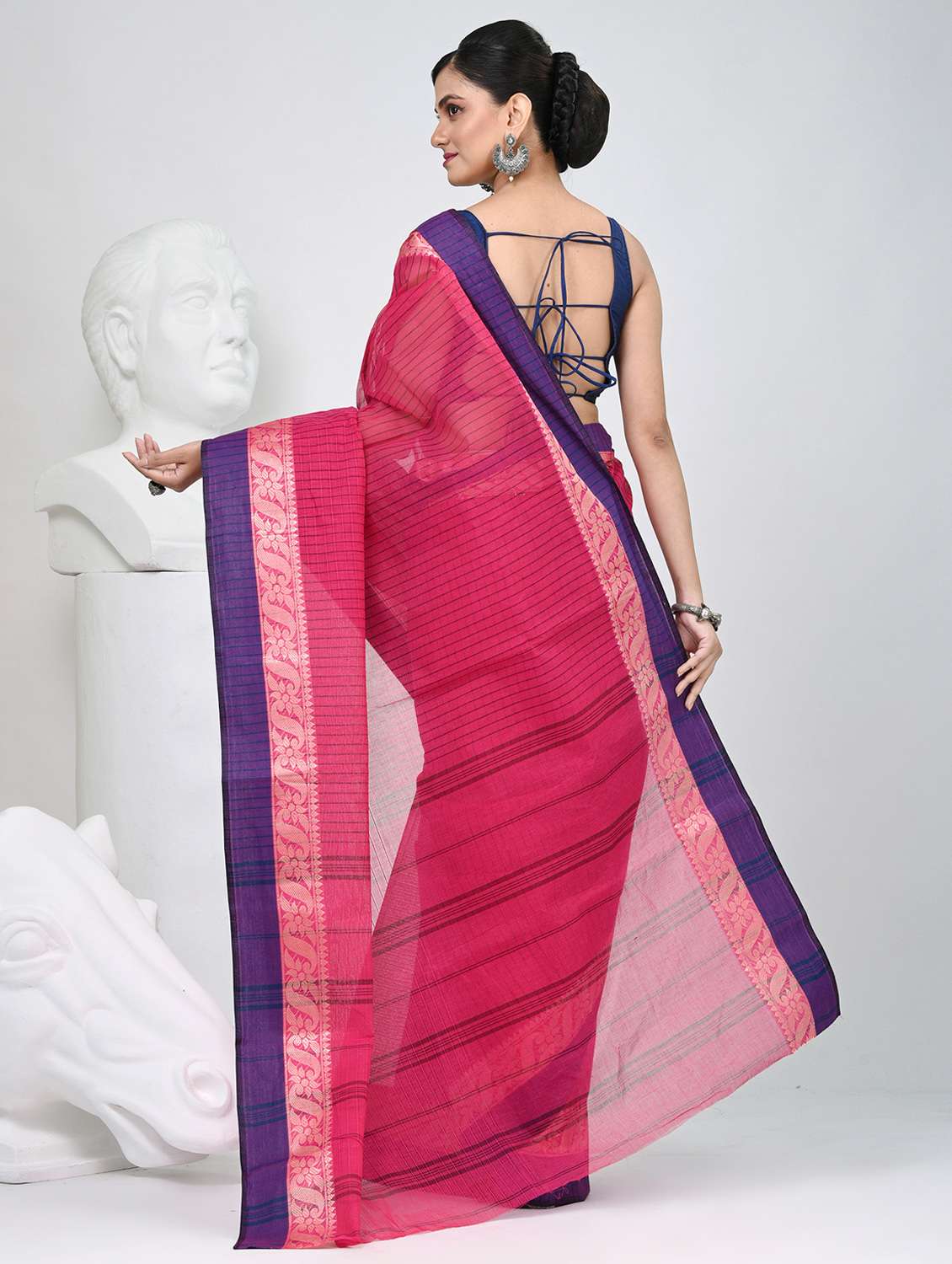 women striped tant saree - 22060665 - Standard Image - 3