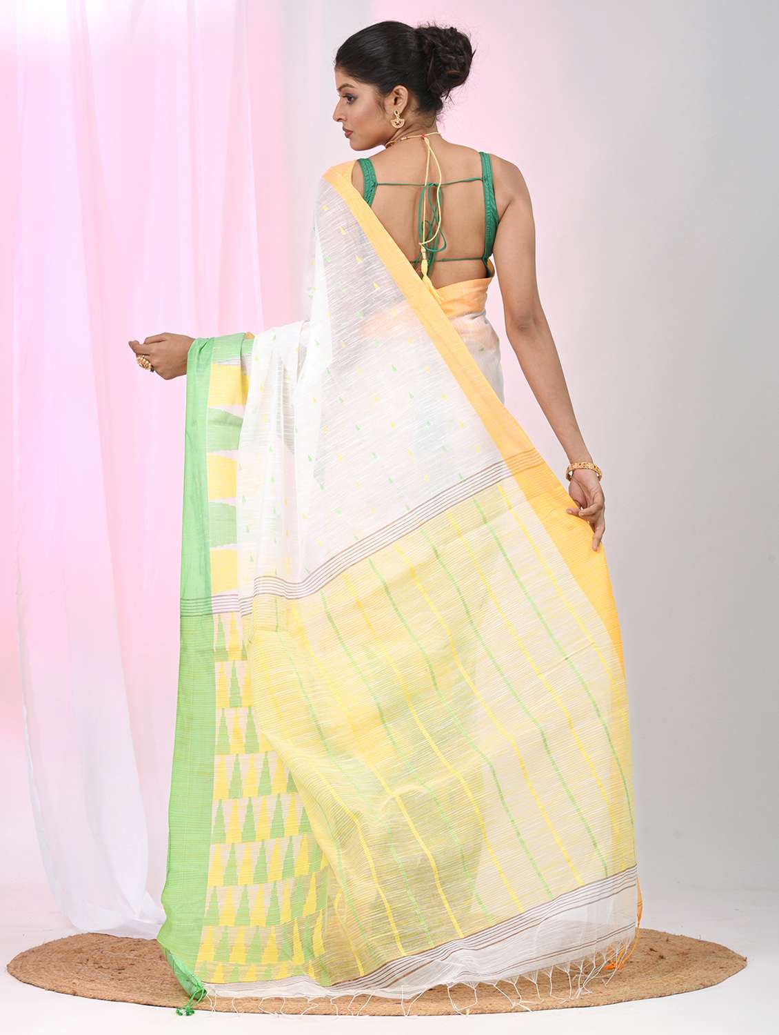 women self design handloom saree with blouse - 22060670 -  Standard Image - 3