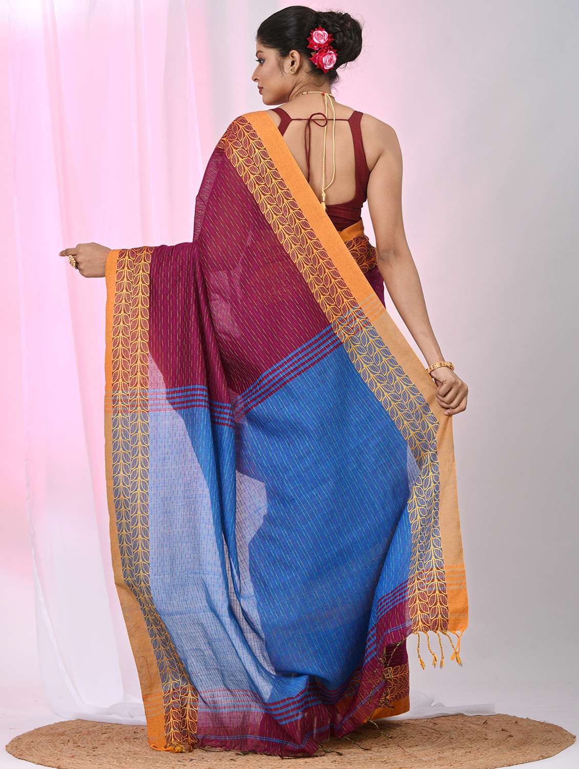 women self design handloom saree with blouse - 22060672 -  Standard Image - 3