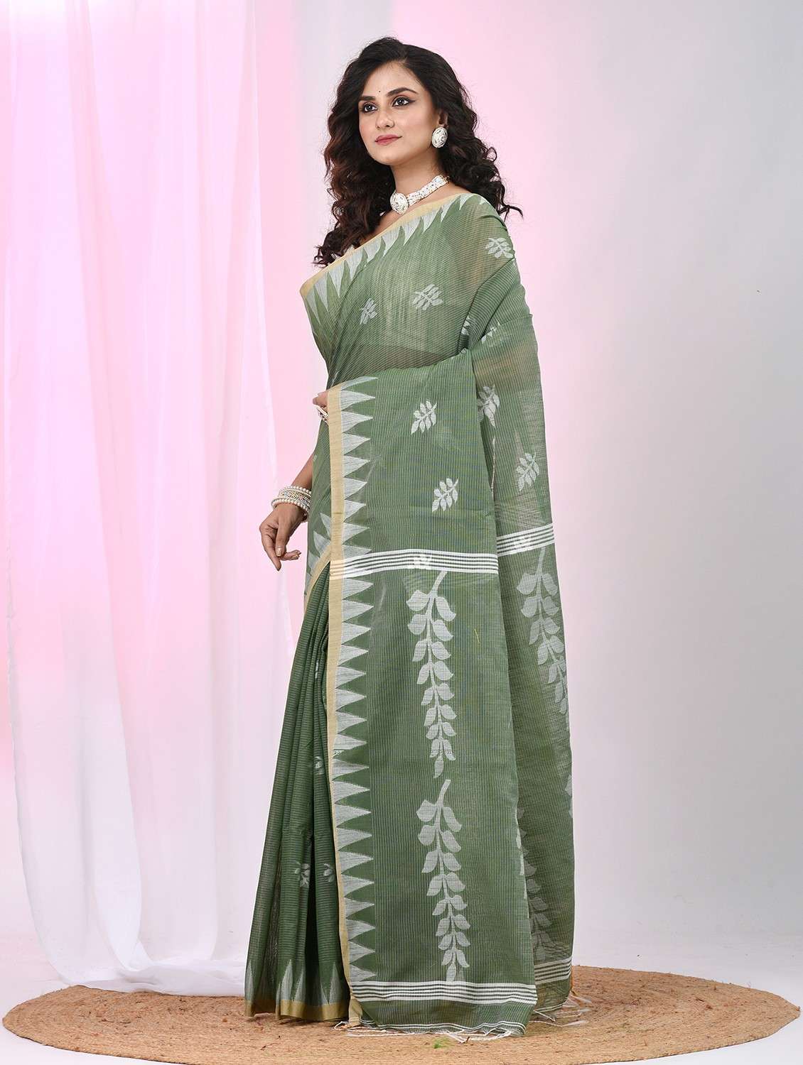 women self design handloom saree with blouse - 22060679 -  Standard Image - 3