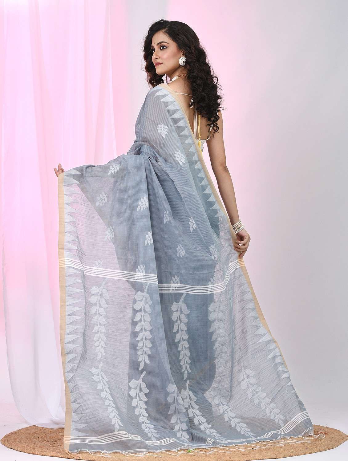 women self design handloom saree with blouse - 22060680 -  Standard Image - 3