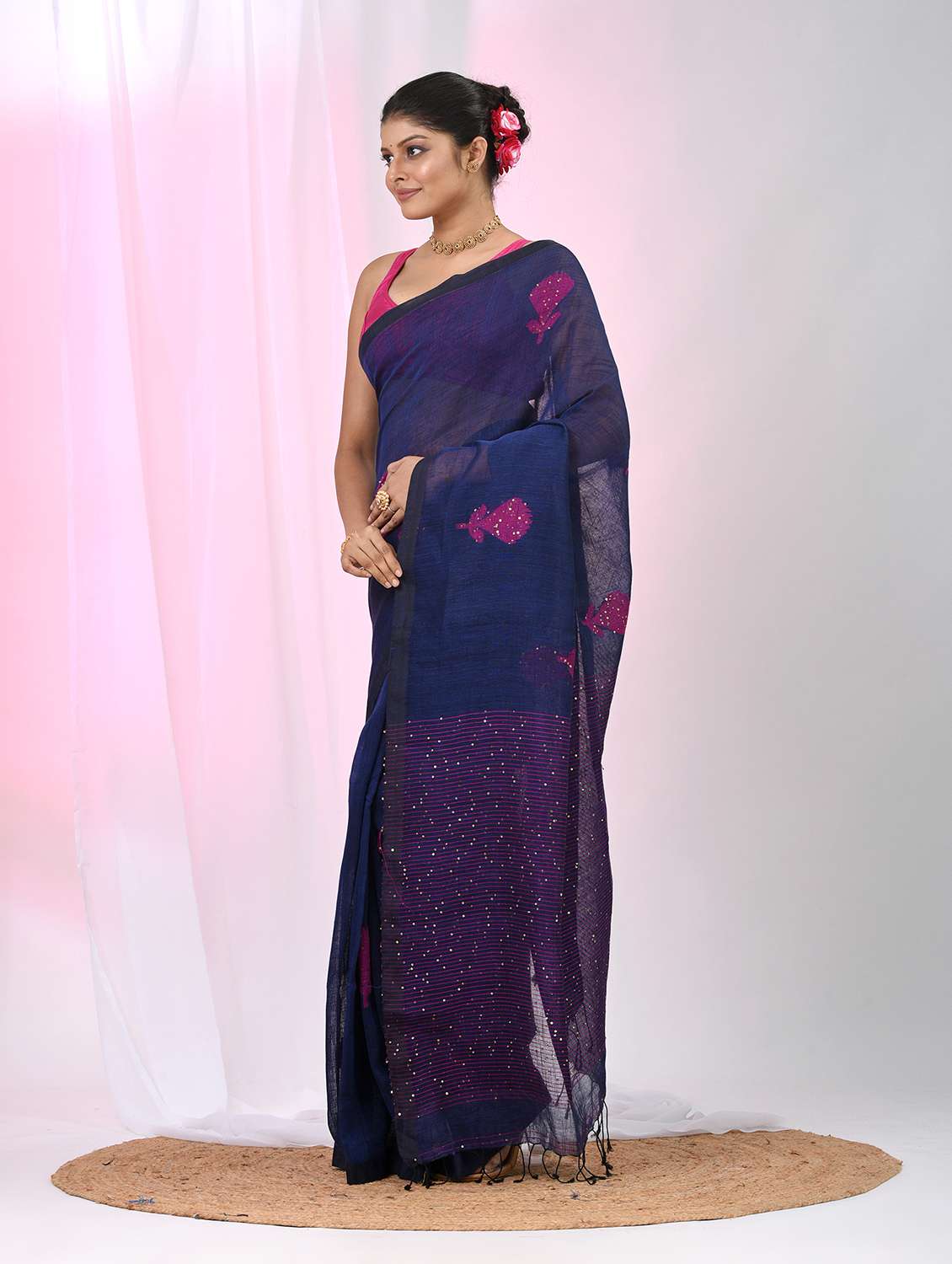women self design handloom saree with blouse - 22060692 - Standard Image - 3