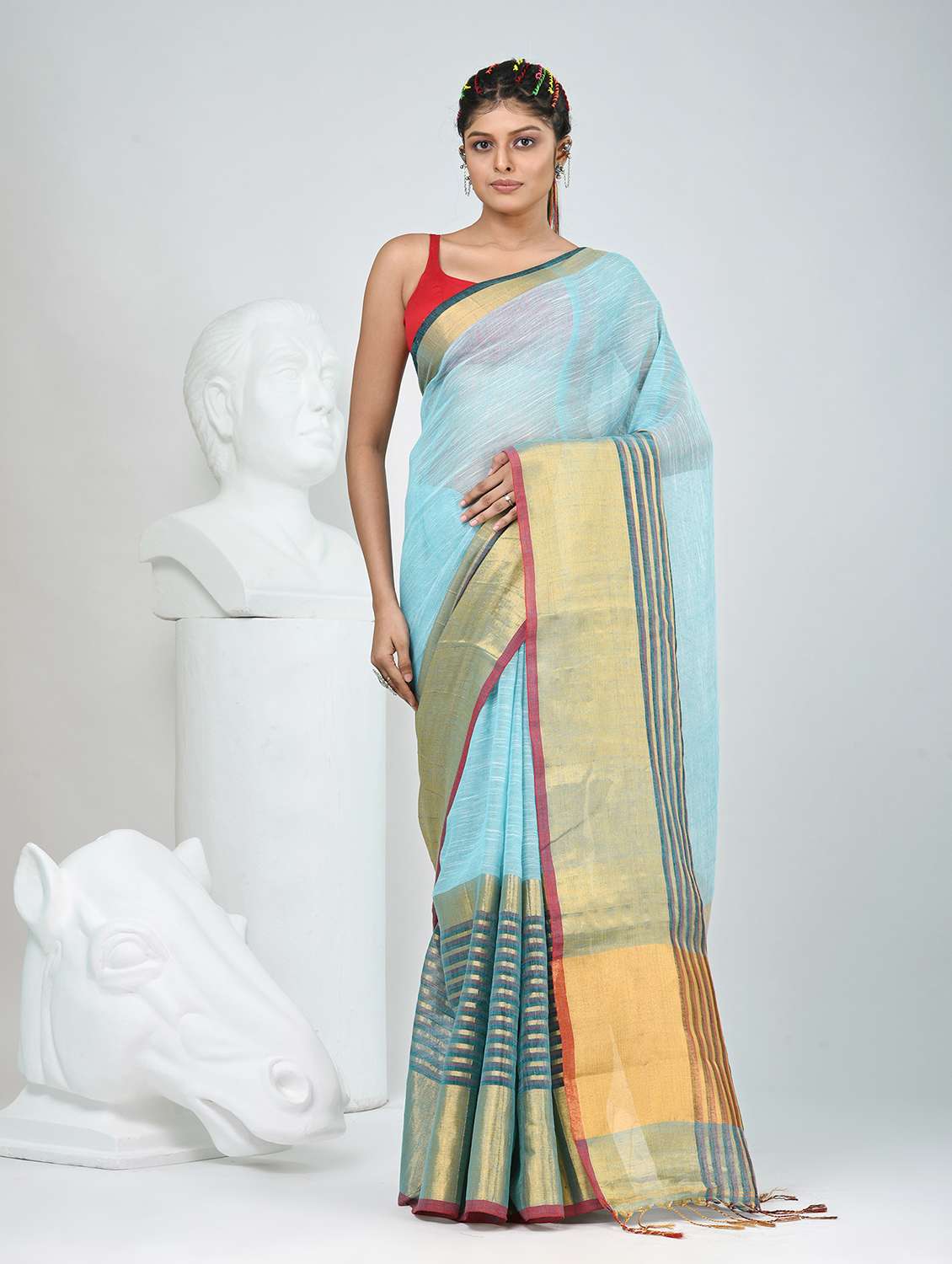 women self design handloom saree with blouse - 22060698 - Zoom Image - 0