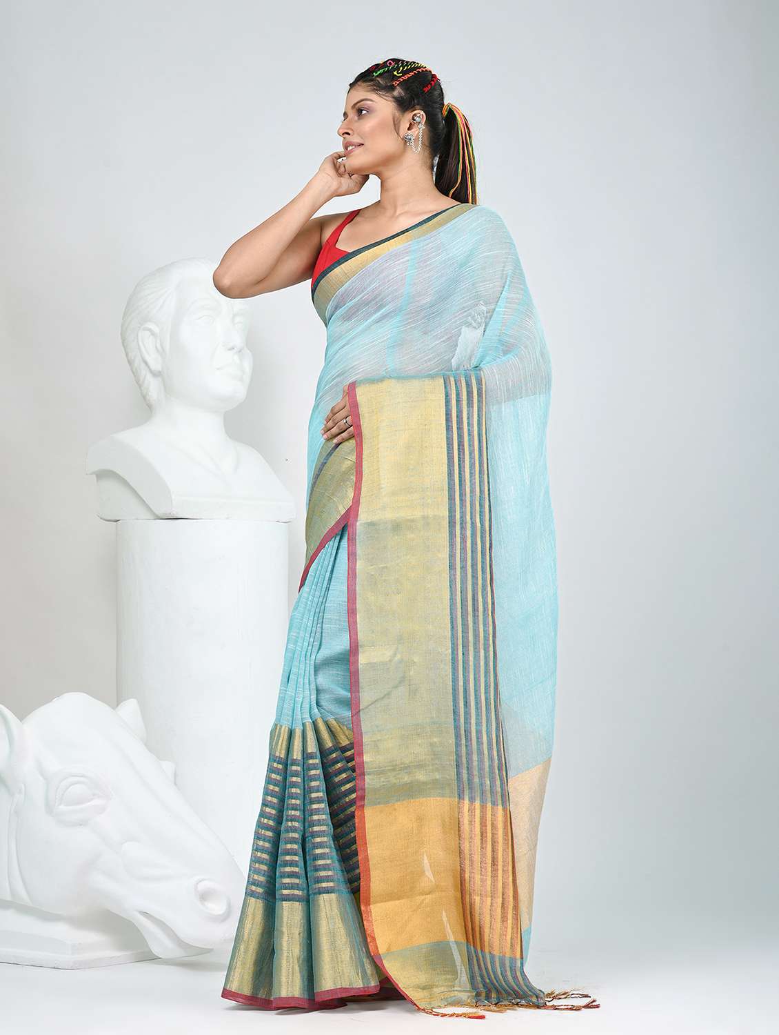 women self design handloom saree with blouse - 22060698 - Standard Image - 3