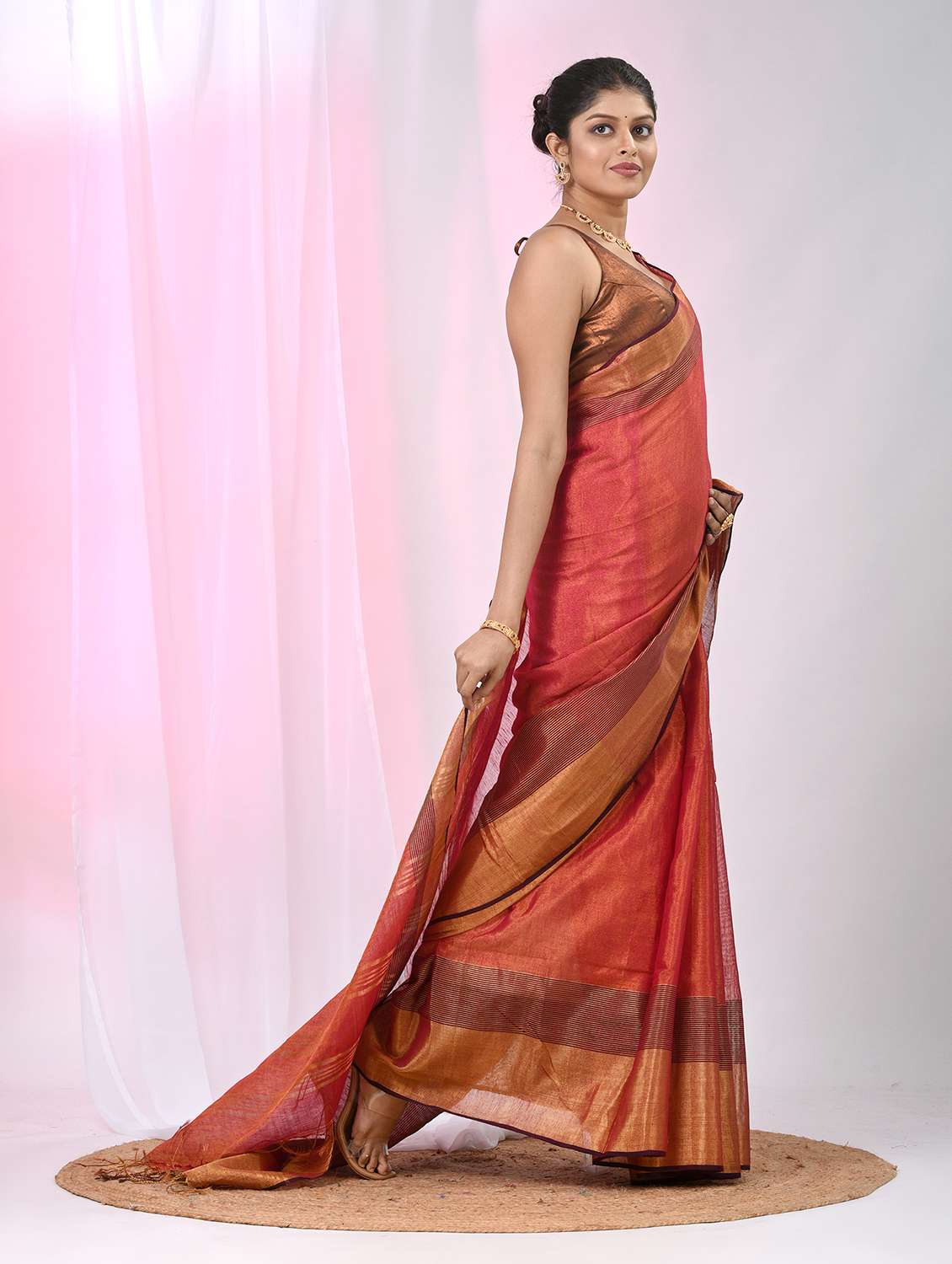 women solid with bordered handloom saree with blouse - 22060711 -  Standard Image - 3