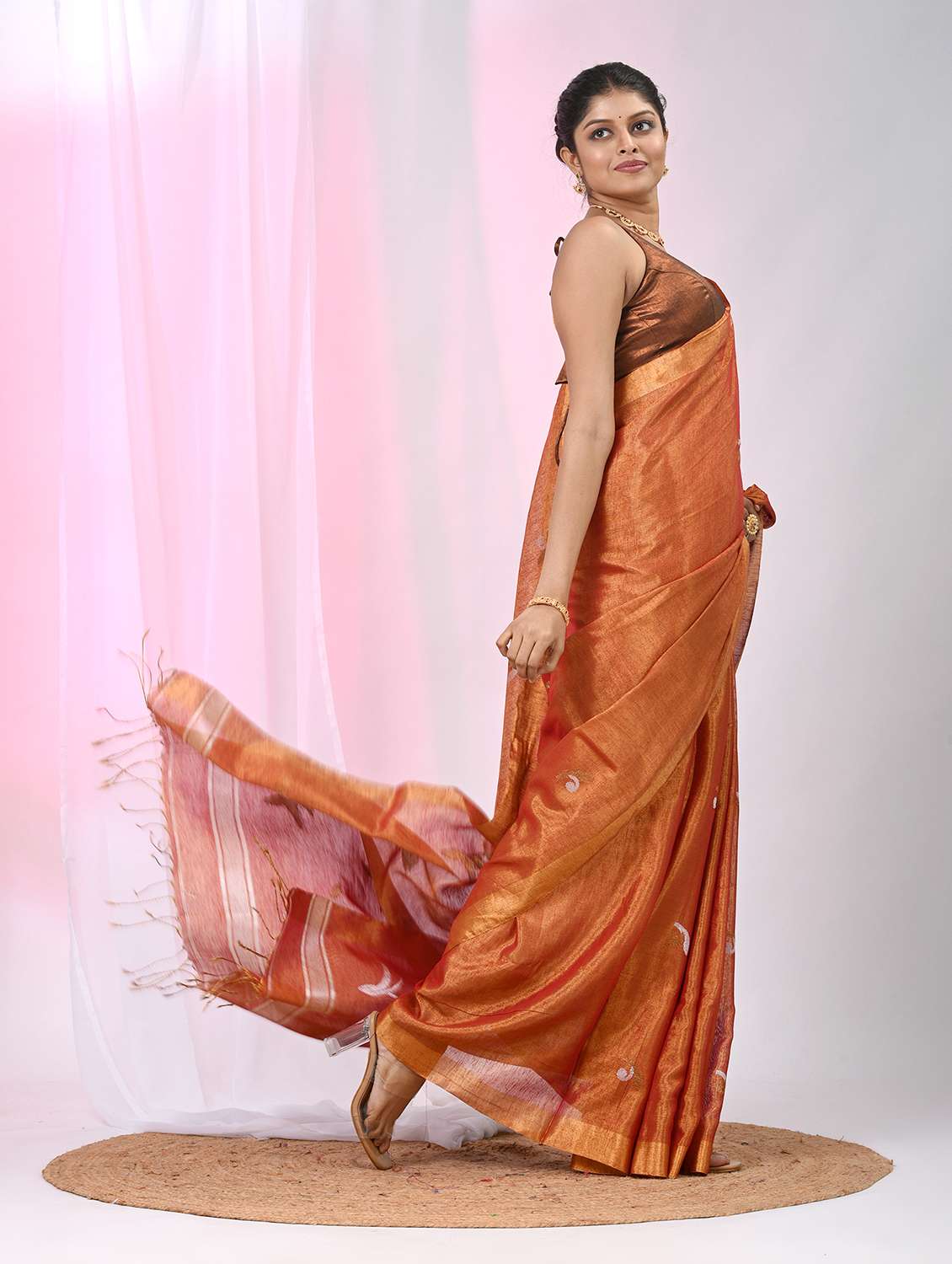 women self design handloom saree with blouse - 22060715 -  Standard Image - 3