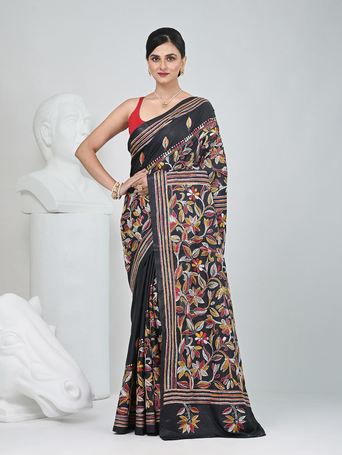 women solid with work handloom saree with blouse - 22060733 - Zoom Image - 0