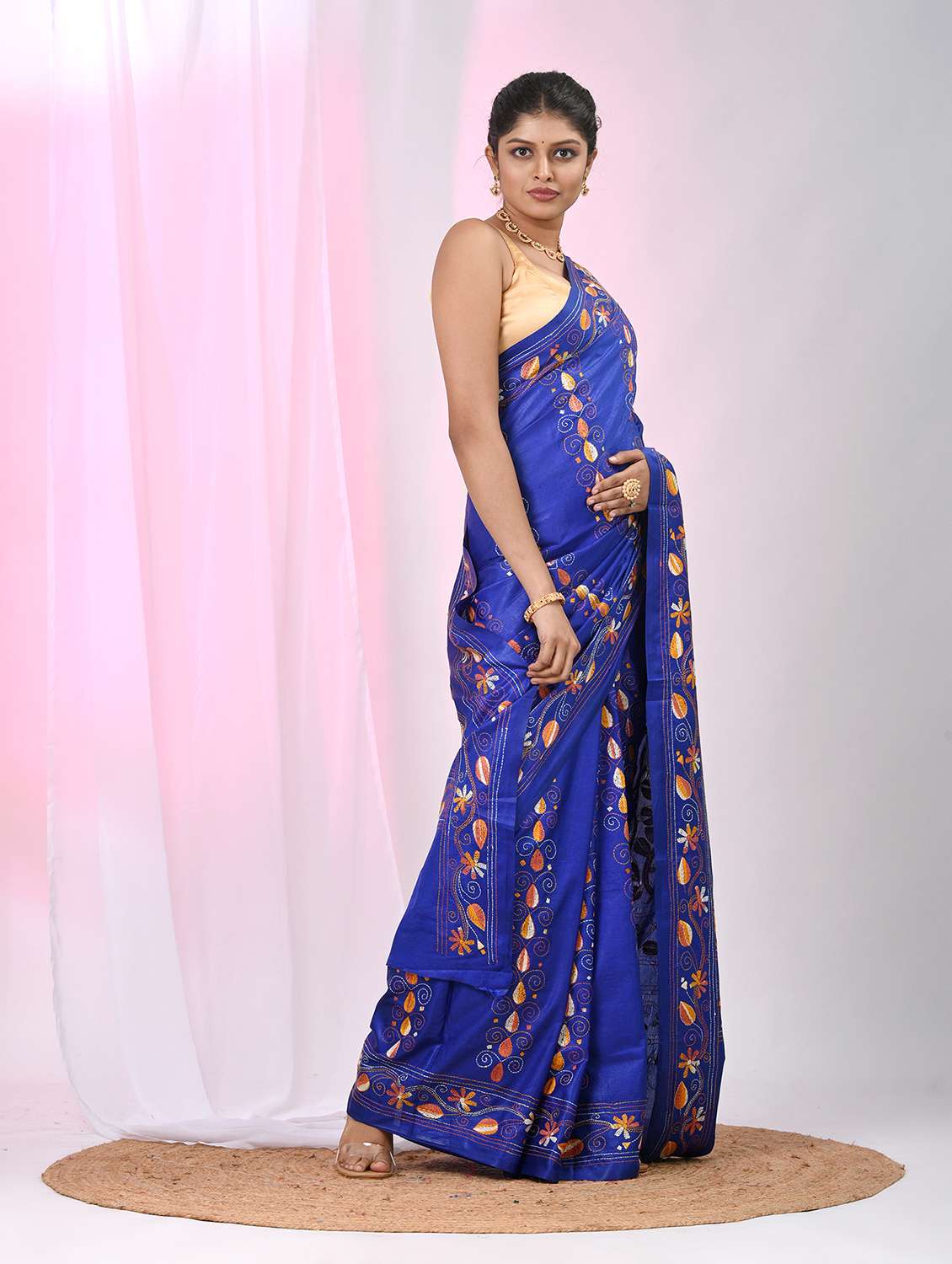 women solid with work handloom saree with blouse - 22060746 - Standard Image - 3