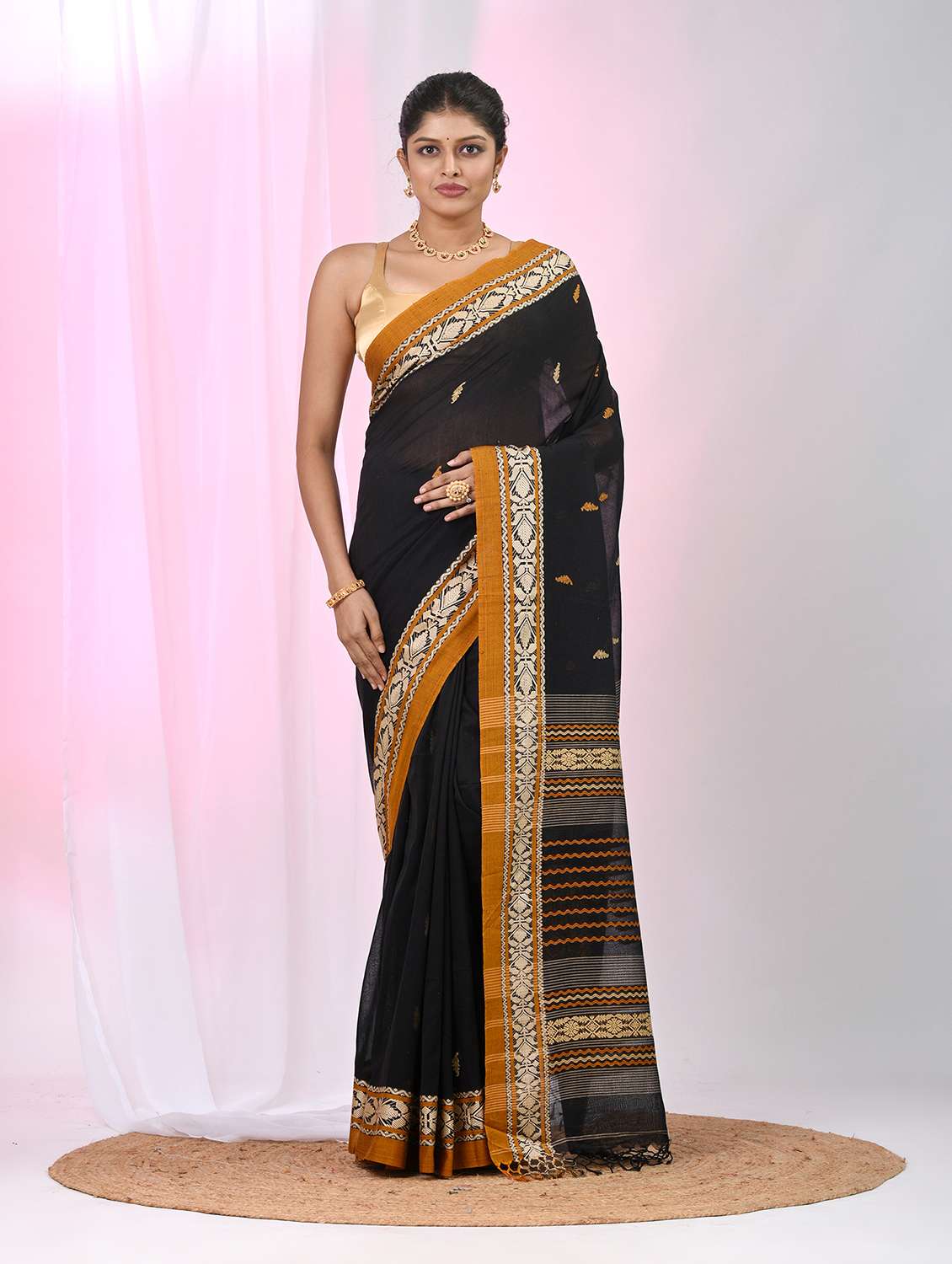 women self design handloom saree with blouse - 22060777 -  Zoom Image - 0