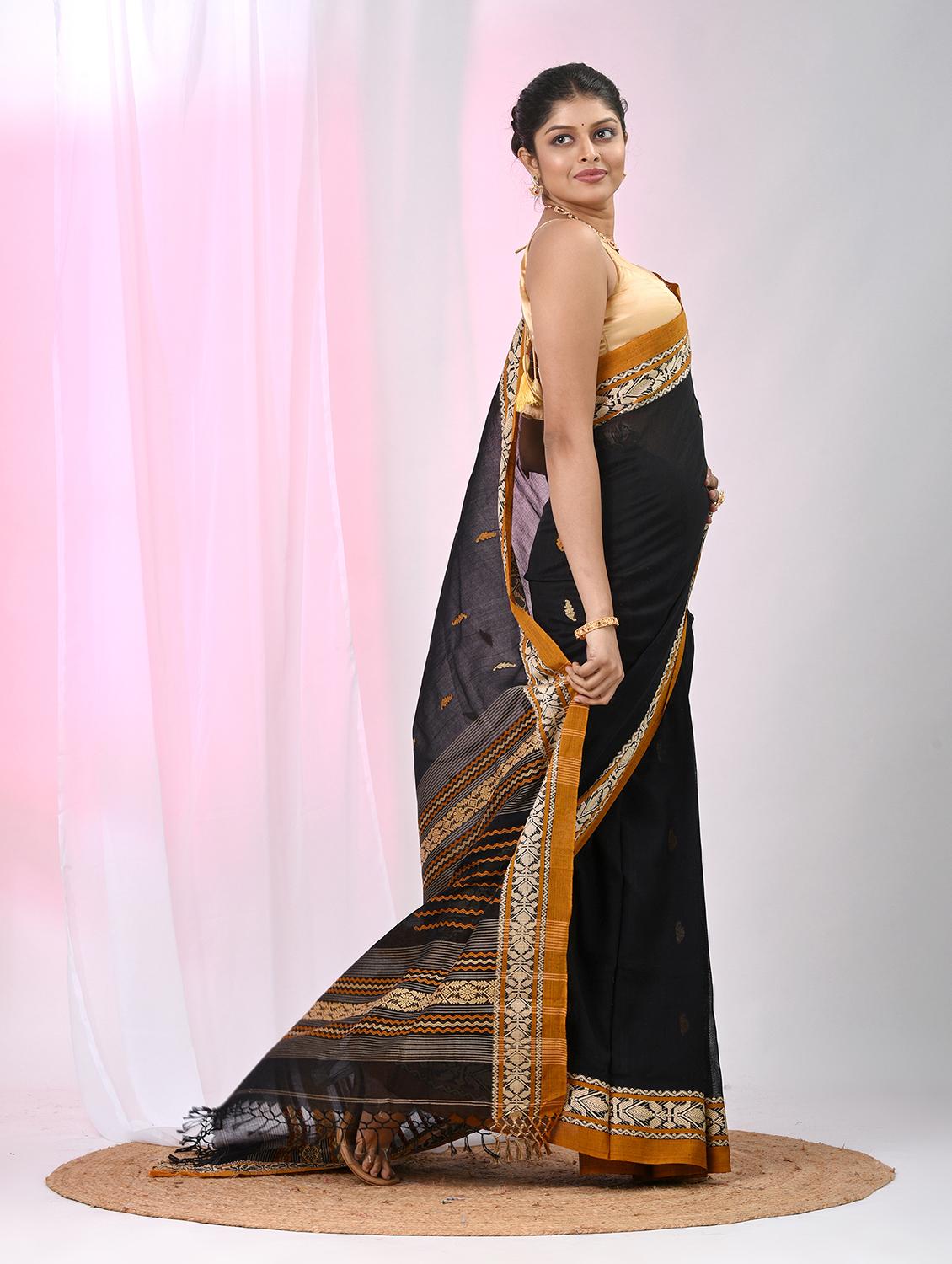women self design handloom saree with blouse - 22060777 - Standard Image - 3