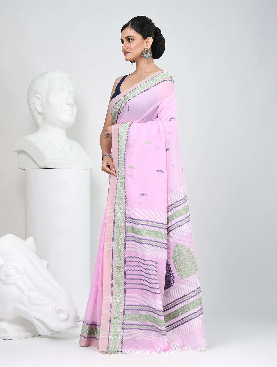 women self design handloom saree with blouse - 22060780 - Standard Image - 3