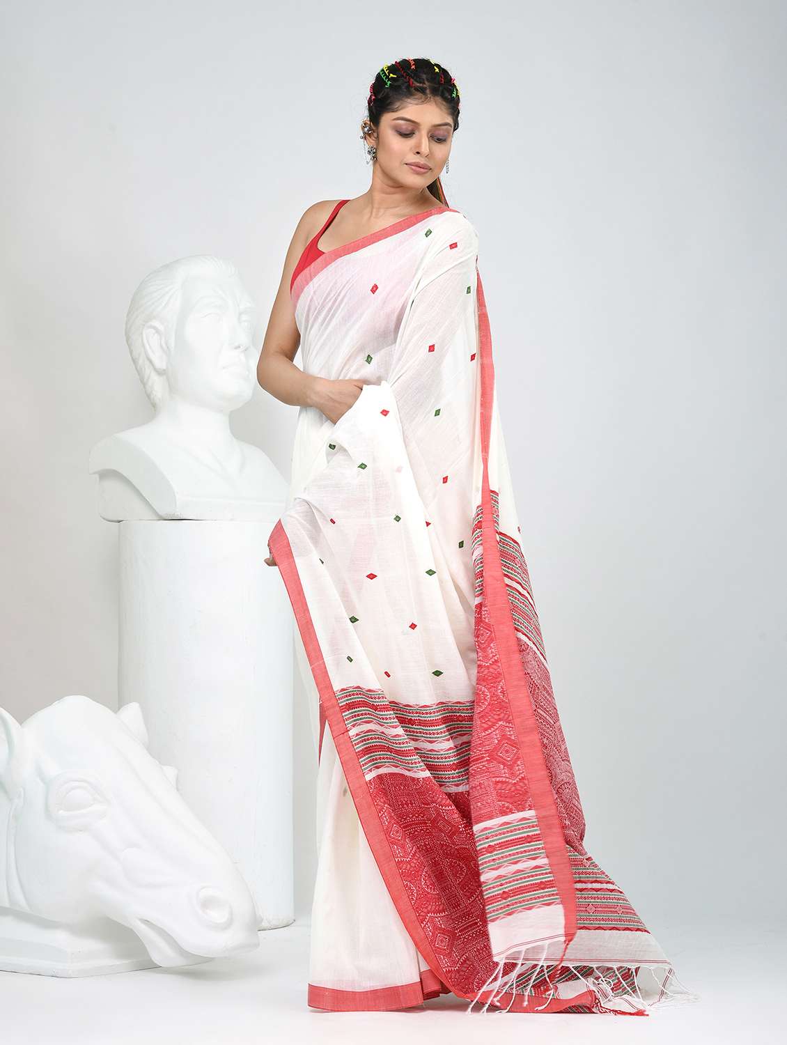 women self design handloom saree with blouse - 22060810 - Standard Image - 3