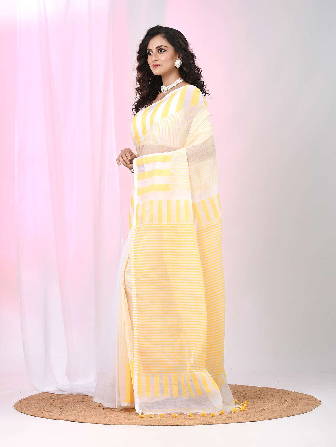 women striped handloom saree with blouse - 22060825 -  Standard Image - 3