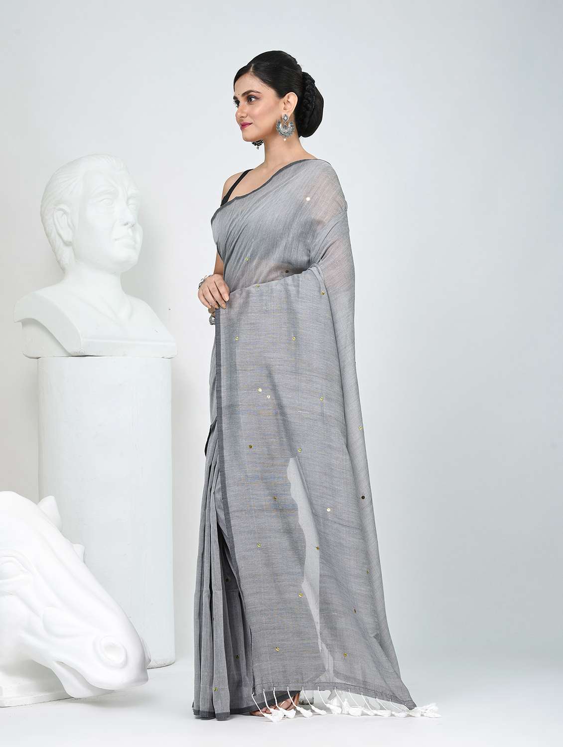 women solid with work handloom saree with blouse - 22060829 -  Standard Image - 3