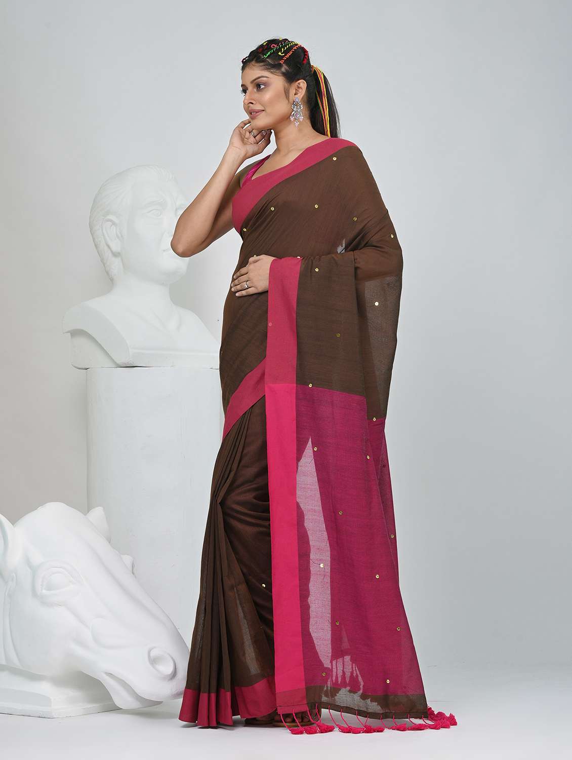 women brown handloom saree with blouse - 22060840 -  Standard Image - 3