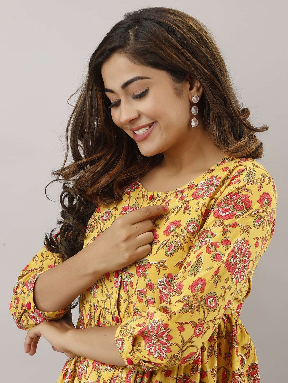 women floral print round neck fit & flare dress - 22061331 -  Standard Image - 3