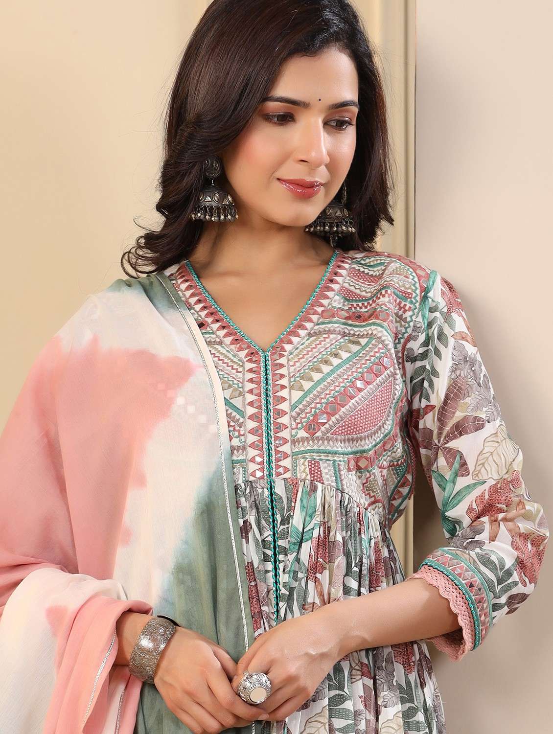 women three quarter sleeve kurta pant with dupatta set - 22061465 - Standard Image - 3