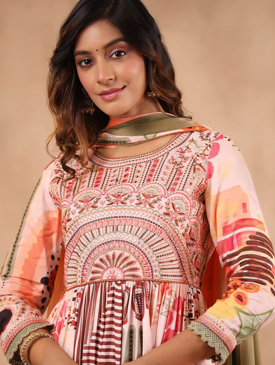 women three quarter sleeve kurta pant with dupatta set - 22061469 - Standard Image - 3