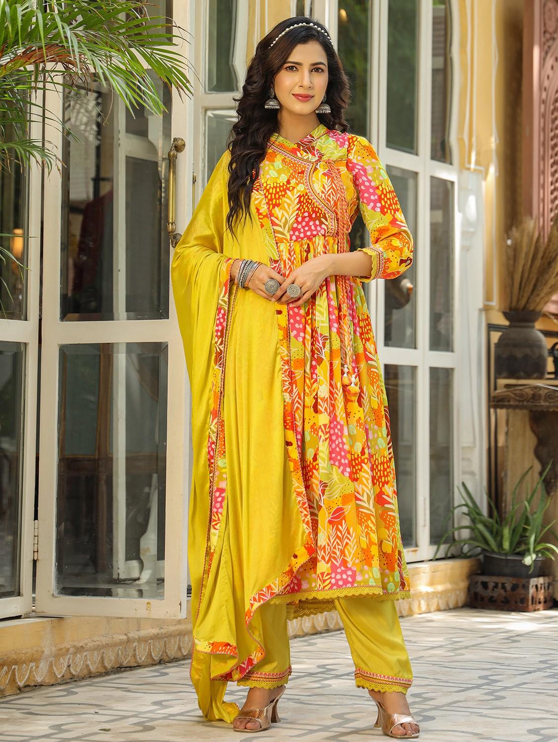 yellow crepe kurta pant set - 22061472 - Zoom Image - 0