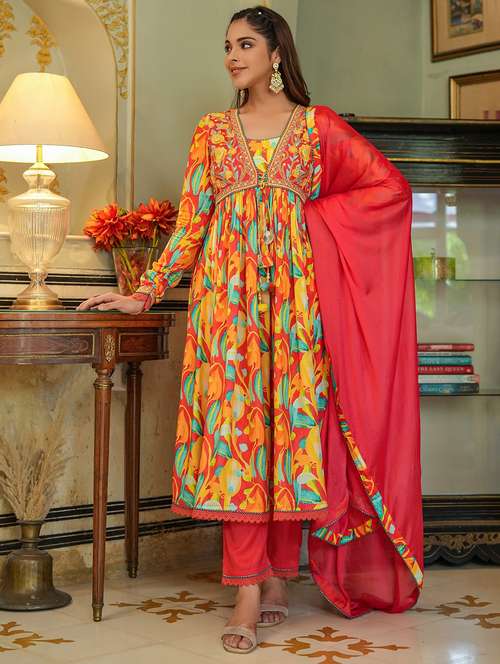 women three quarter sleeve kurta pant with dupatta set - 22061473 -  Standard Image - 0