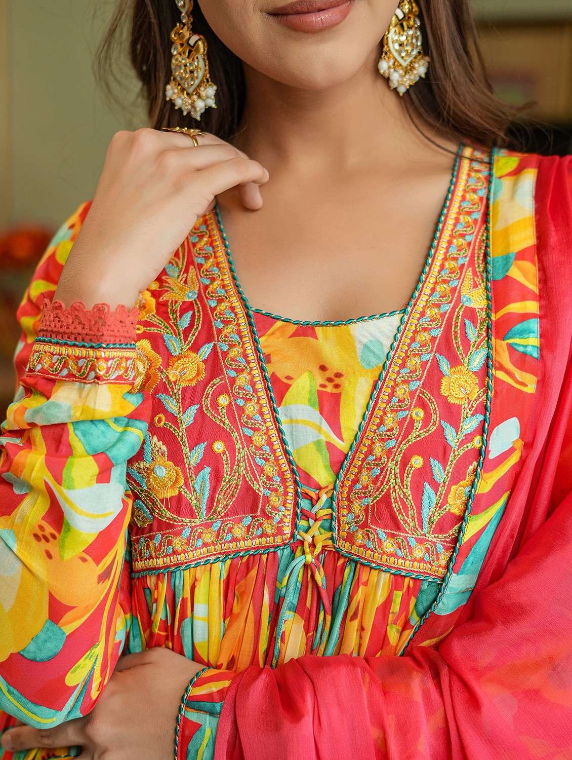 women three quarter sleeve kurta pant with dupatta set - 22061473 - Standard Image - 3