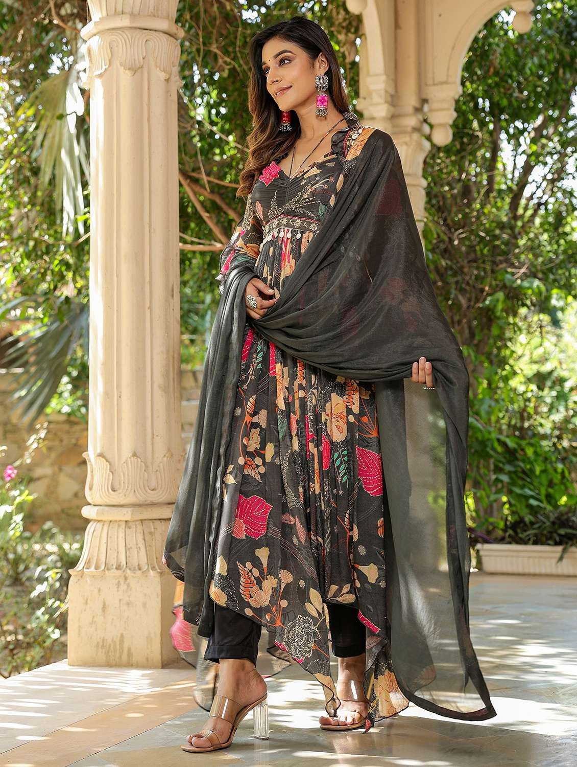 women floral long sleeve kurta pant with dupatta set - 22061489 - Standard Image - 3
