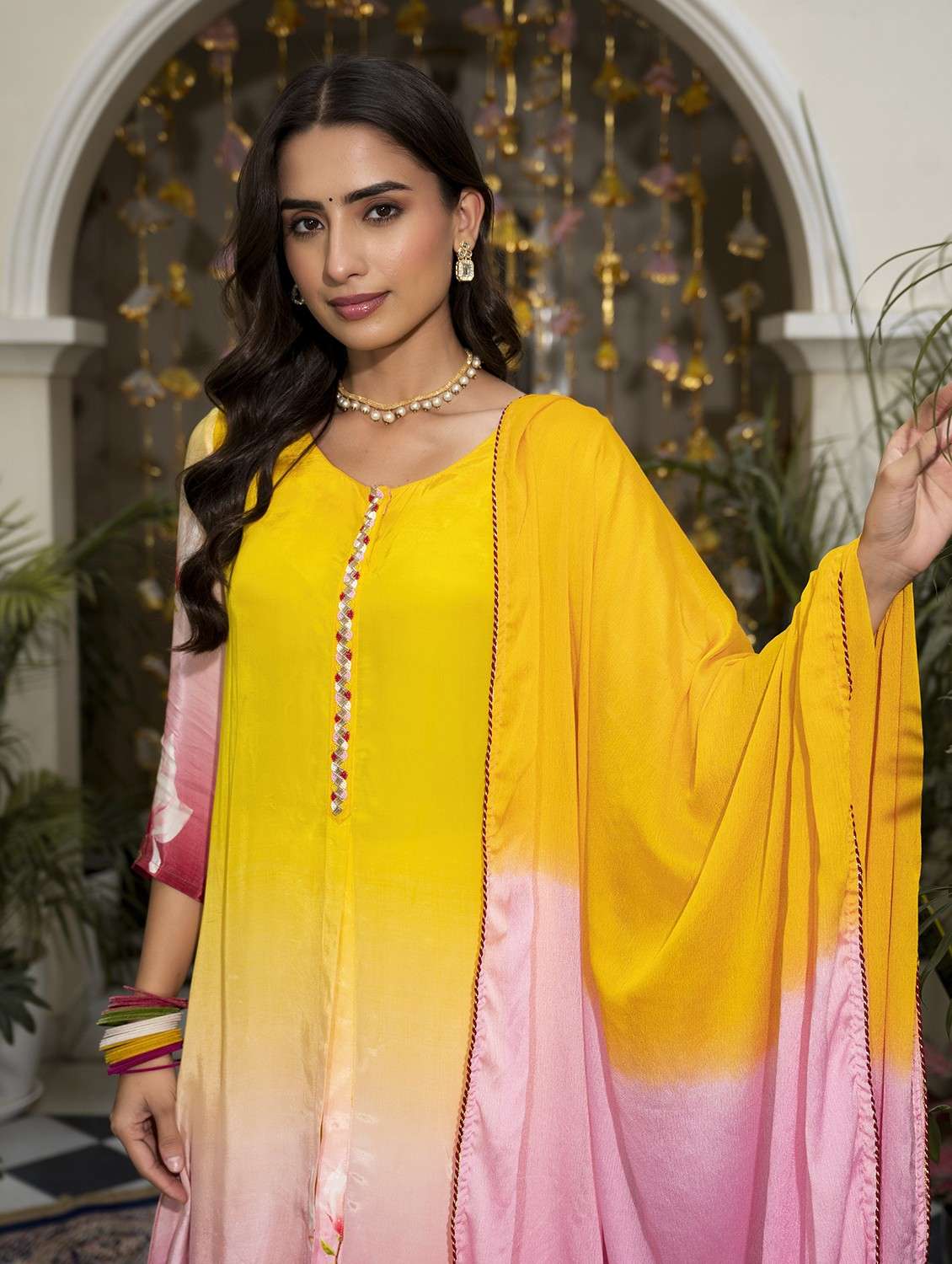 women three quarter sleeve kurta pant with dupatta set - 22061492 - Standard Image - 3