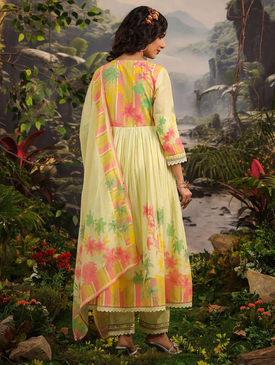 women floral three quarter sleeve kurta pant with dupatta set - 22061499 -  Standard Image - 3