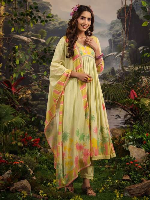 women floral three quarter sleeve kurta pant with dupatta set - 22061500 -  Standard Image - 0