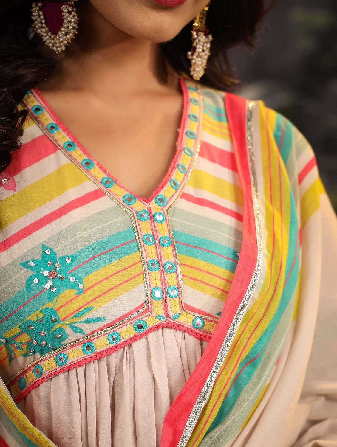 Women Floral Three Quarter Sleeve Kurta Pant With Dupatta Set