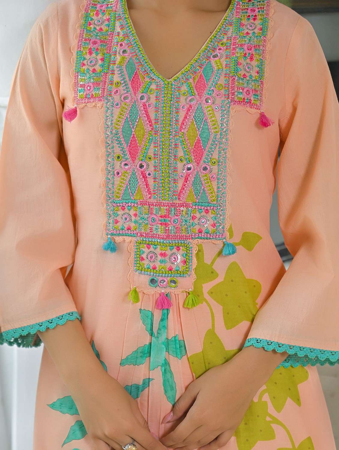 women printed three quarter sleeve kurta pant set - 22061523 -  Standard Image - 3