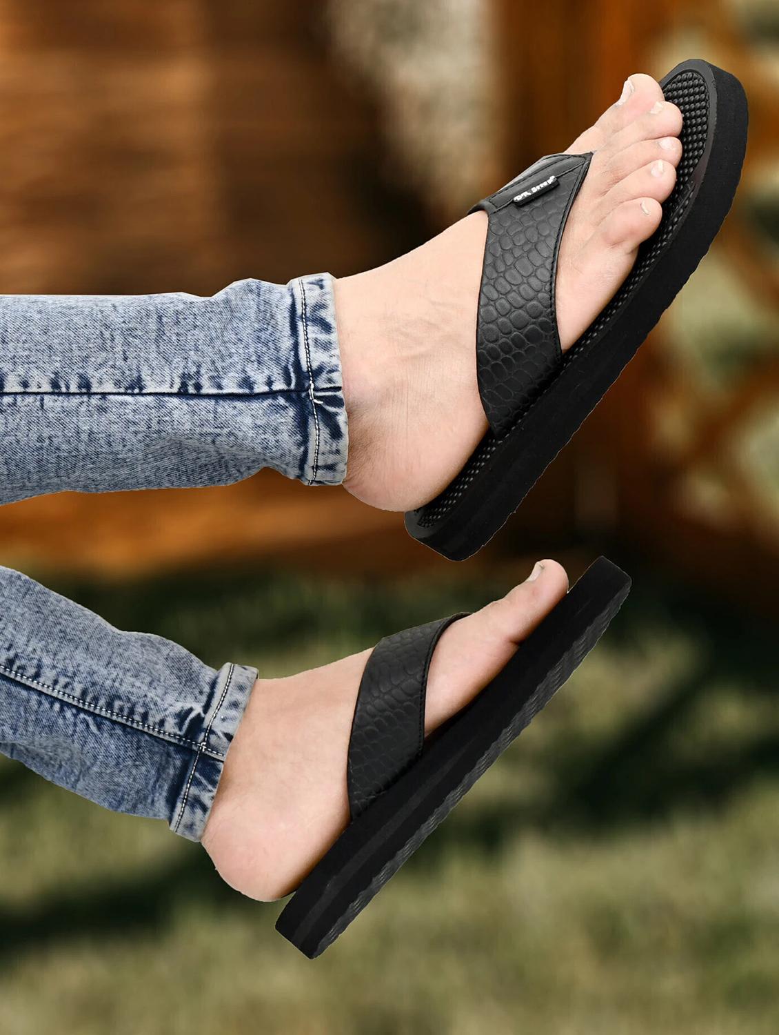men black solid slipper - 22061797 - Standard Image - 5