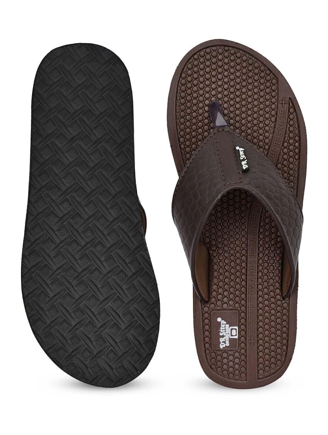 men brown solid slipper - 22061798 - Standard Image - 3