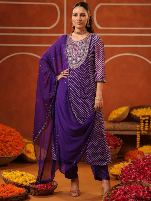 women three quarter sleeve kurta pant with dupatta set - 22062067 -  Standard Image - 0