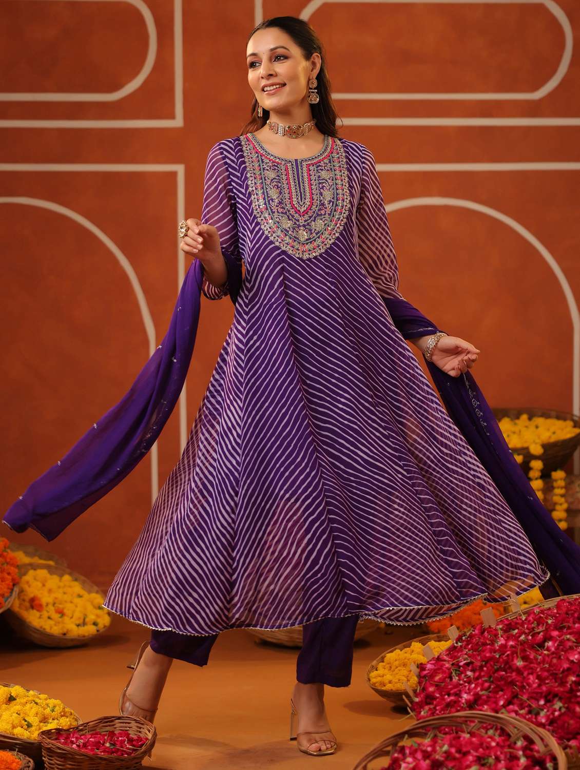 women three quarter sleeve kurta pant with dupatta set - 22062067 -  Standard Image - 3
