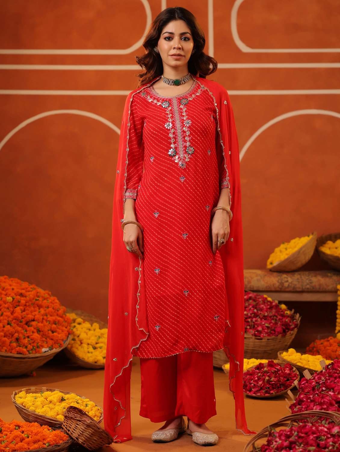 women three quarter sleeve kurta pant with dupatta set - 22062069 - Zoom Image - 0