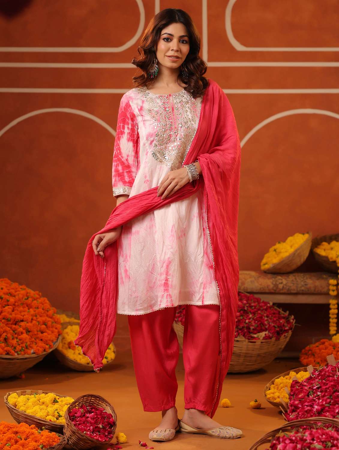 women three quarter sleeve kurta salwar with dupatta set - 22062072 -  Standard Image - 3