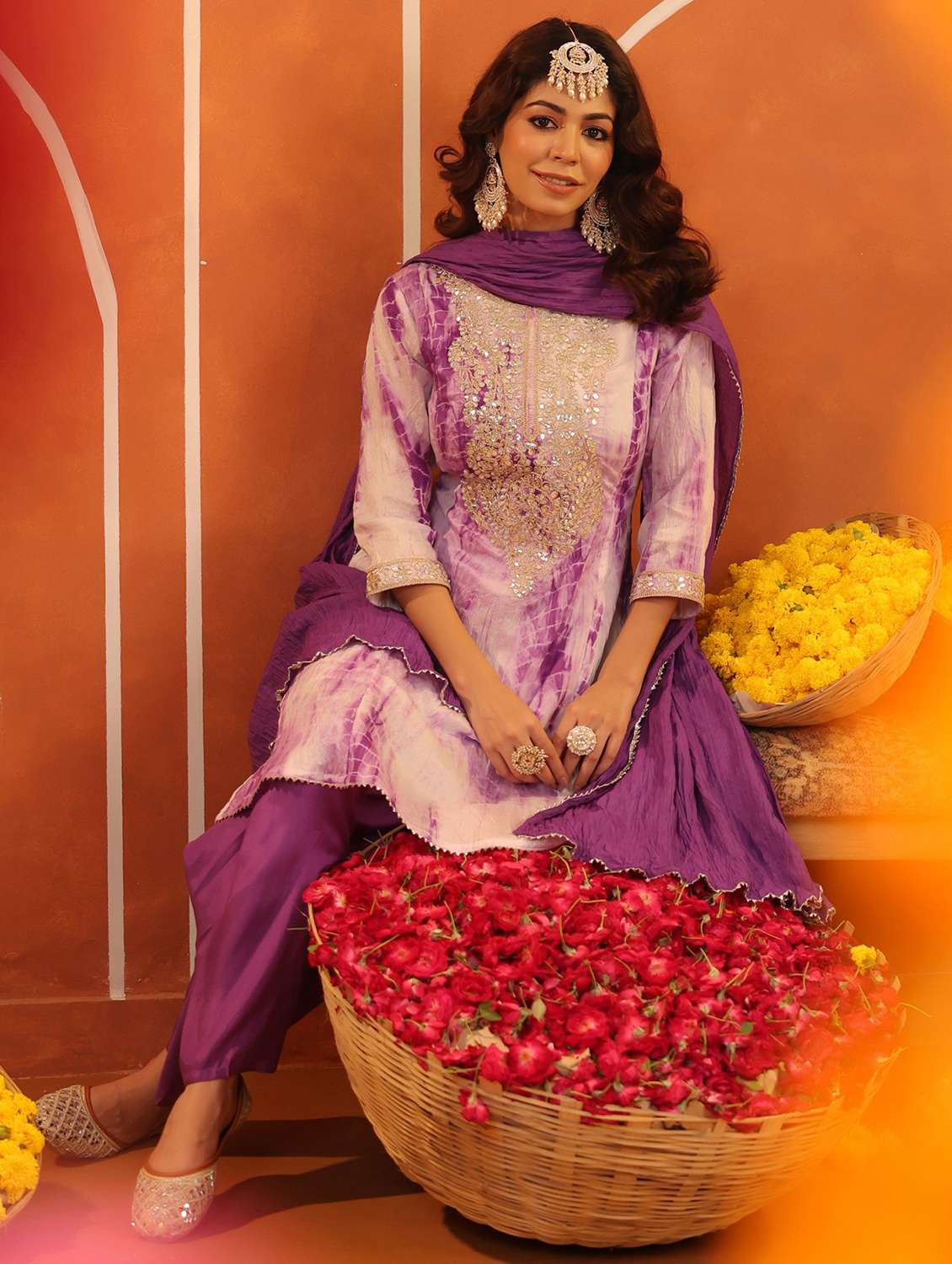 women three quarter sleeve kurta salwar with dupatta set - 22062073 - Standard Image - 3