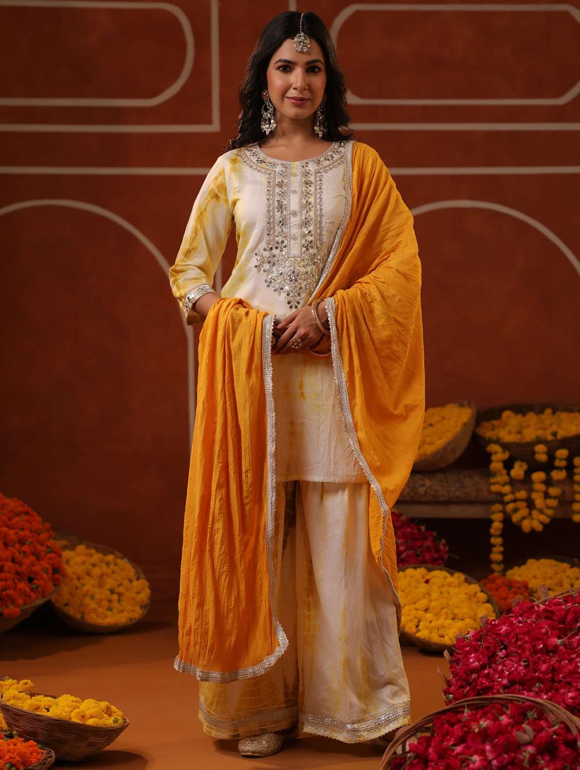 women three quarter sleeve kurta sharara with dupatta set - 22062075 - Zoom Image - 0